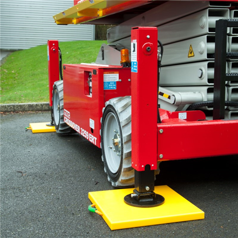 Hi-viz 600x600x40mm Square Outrigger Pad