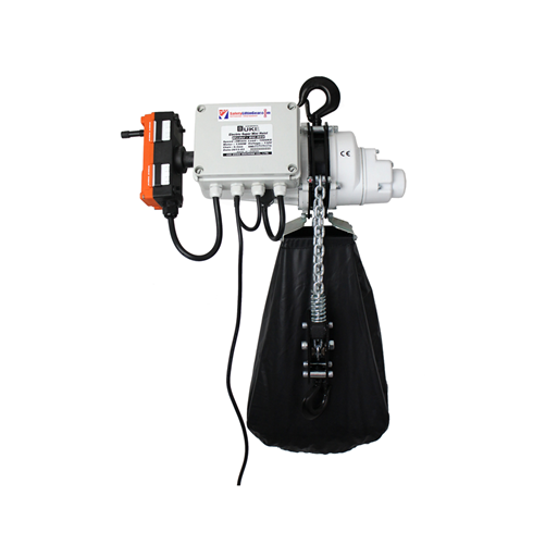 Radio Controlled Electric hoist 250kg, 240 volt c/w bag.