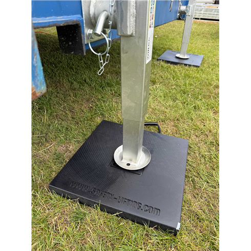 500x500x40mm Square Outrigger Pad